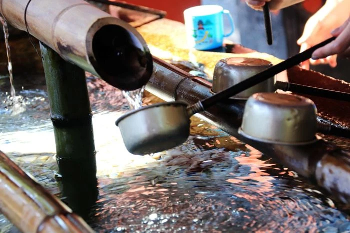 Đến chùa Nhật trải nghiệm nghi thức rửa tay - Hình 2