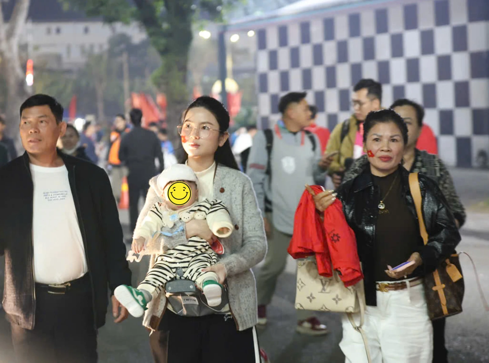 Quang Hais mother who has just played TikTok has encountered a change, related to Chu Thanh Huyen - Photo 3