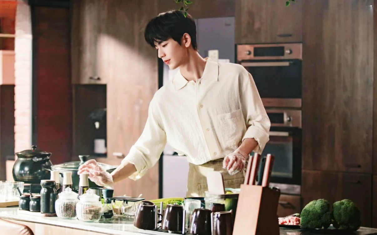 Phim Trung Quốc ngọt như mía lùi ai xem cũng cười tủm tỉm: Nam chính đẹp ngây ngất, con kiến bò qua cũng phải kinh ngạc - Hình 1