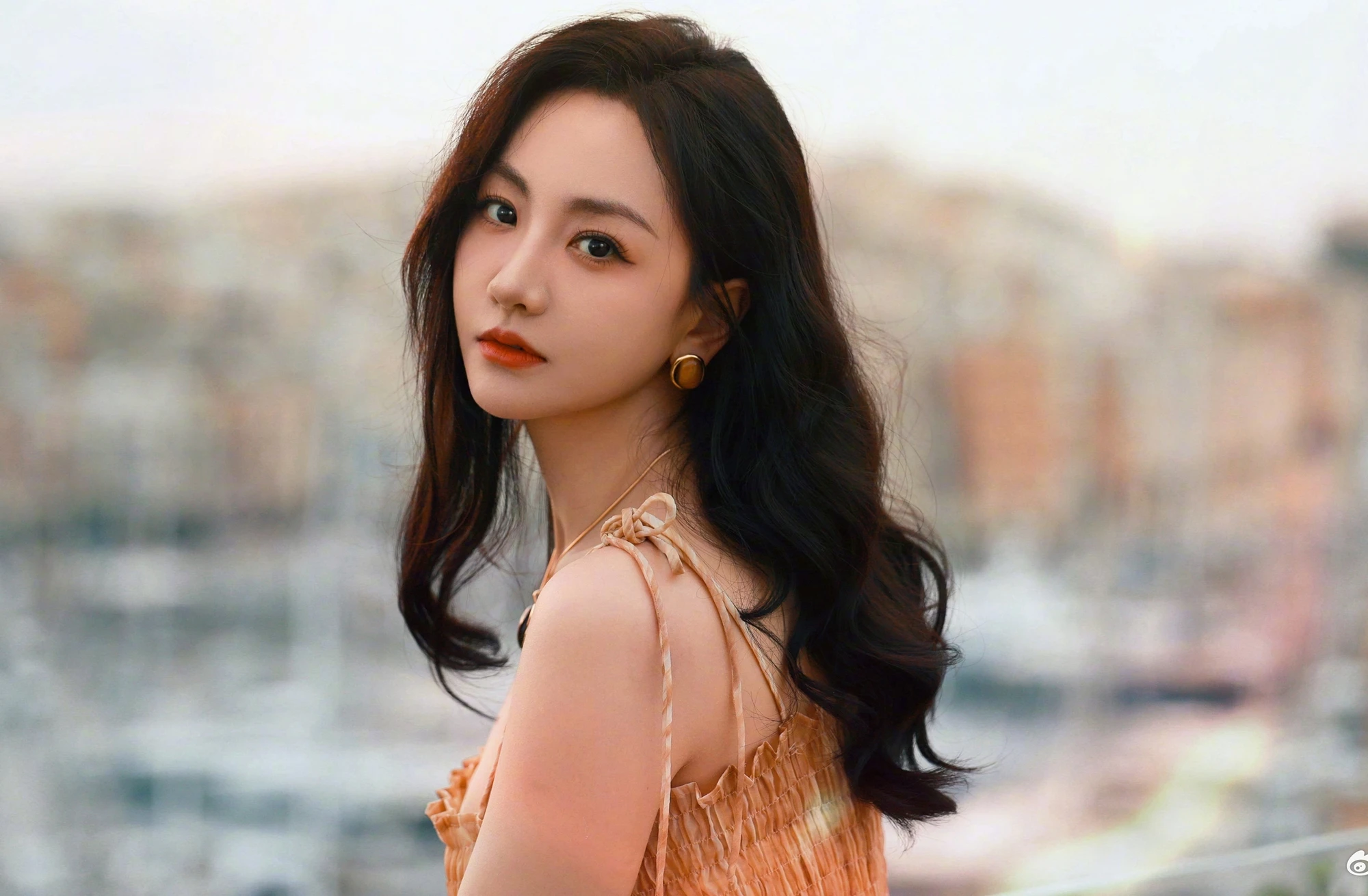 Phim vừa chiếu 1 tập đã đứng top 1 rating cả nước, nữ chính tài sắc đỉnh cao nên chảnh bậc nhất showbiz - Hình 4