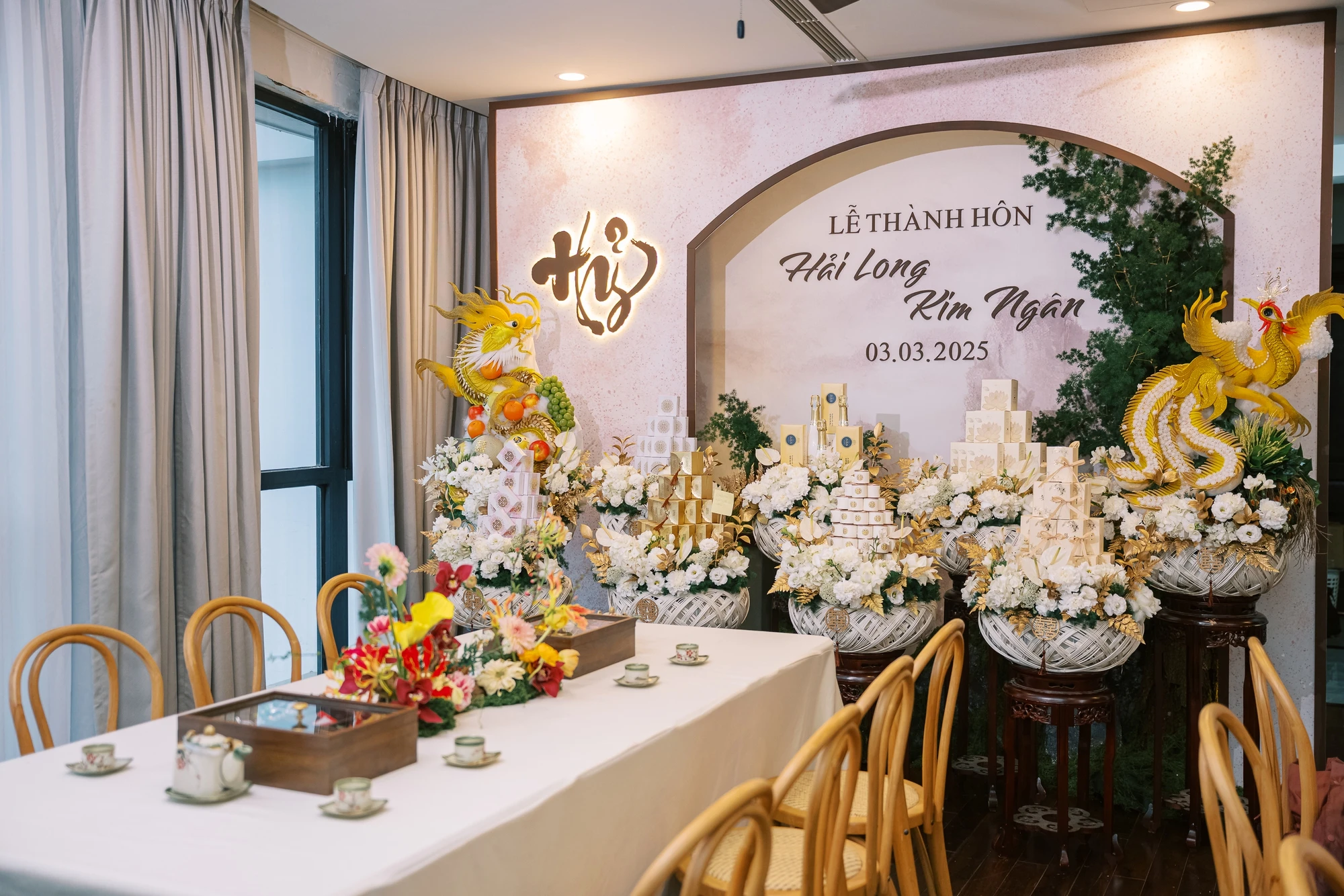 Xả ảnh nét căng lễ ăn hỏi của Salim và Hải Long, 2 bó hoa cầm tay bỗng khiến netizen đổ xô xin in tư - Hình 9