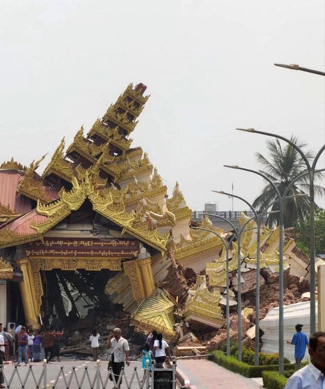 Vụ động đất kinh hoàng Myanmar: Mẹ thiên nhiên nổi giận, cả thành phố hoang tàn - Hình 6