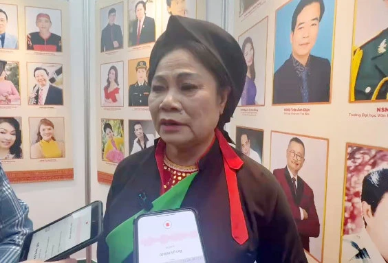 NSƯT Minh Phức - Mẹ của NSND Tự Long, 2 lần mổ, 11 lần truyền hóa chất - Hình 1
