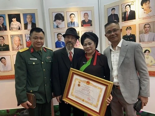 NSƯT Minh Phức - Mẹ của NSND Tự Long, 2 lần mổ, 11 lần truyền hóa chất - Hình 5