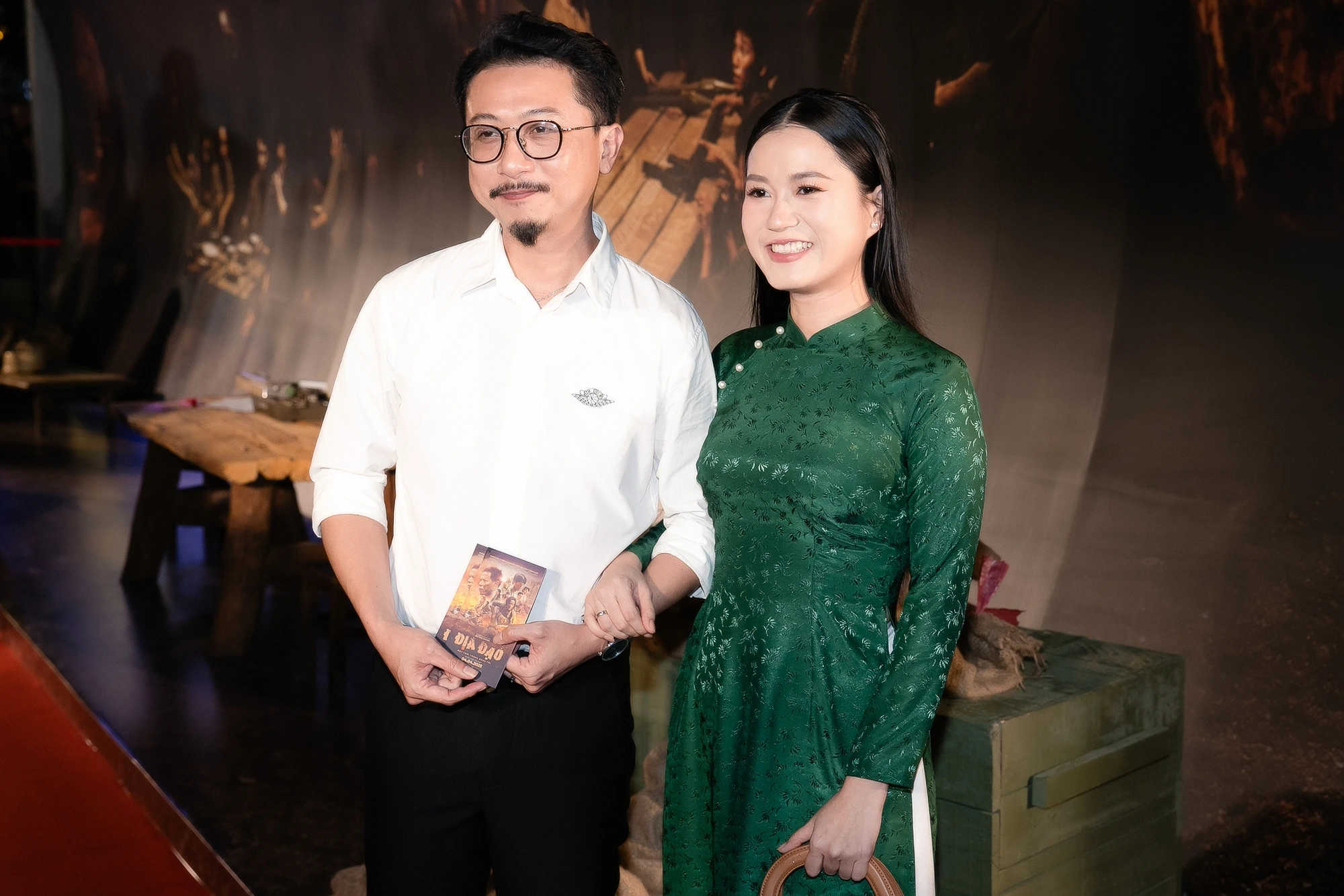Thảm đỏ hot nhất hôm nay: Lưu Diệc Phi bản Việt đẹp phát sáng, 1 mỹ nhân gây sốt vì sang chảnh hơn cả minh tinh xứ Hàn - Hình 11