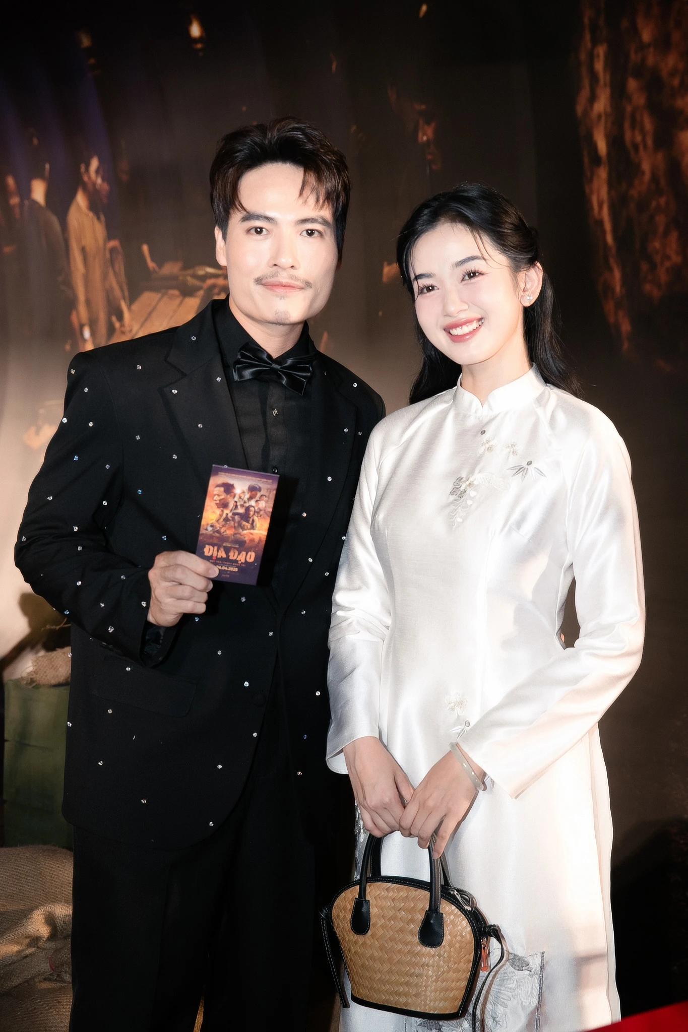 Thảm đỏ hot nhất hôm nay: Lưu Diệc Phi bản Việt đẹp phát sáng, 1 mỹ nhân gây sốt vì sang chảnh hơn cả minh tinh xứ Hàn - Hình 12