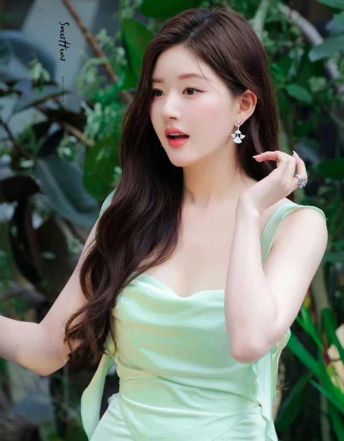 Triệu Lộ Tư leo top Weibo bằng gò má, 2 kiếp nạn bủa vây hậu đột quỵ, fan ngán - Hình 2