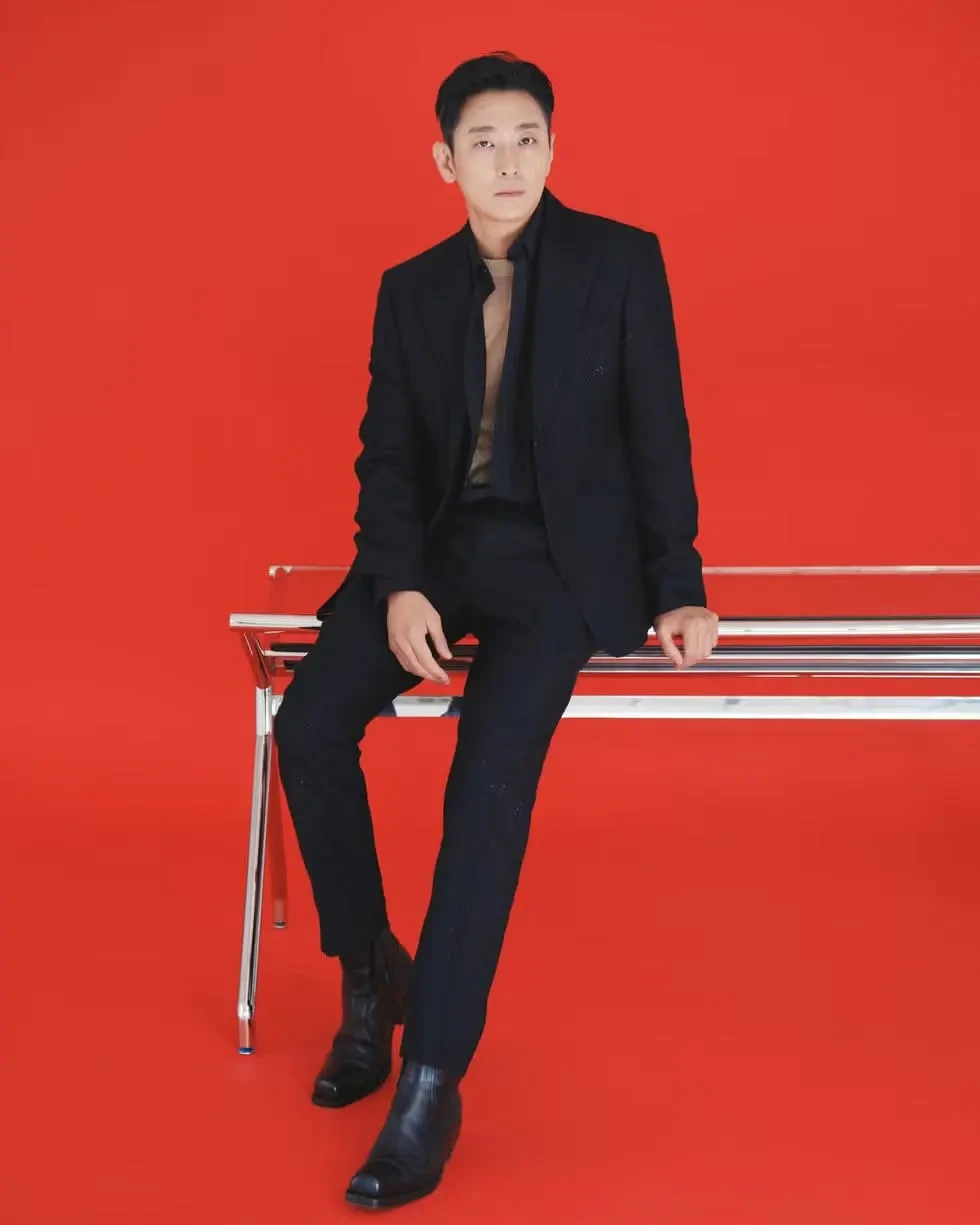 Joo Ji Hoon thái tử vạn người mê tới bác sĩ điên khiến MXH phát cuồng là ai? - Hình 4
