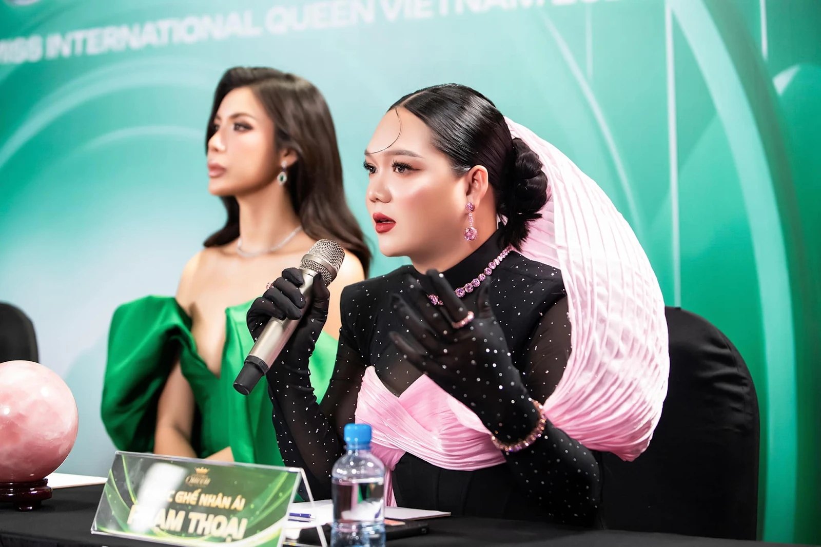 Phạm Thoại bị CĐM gây sức ép, NSX cấm sóng, trưởng thôn nơi Bắp ở chốt hạ 1 câu? - Hình 1