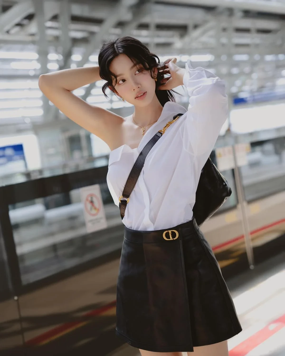 Thùy Tiên nghi ém vụ kẹo rau củ, mất hình tượng với Dior, làm 1 thứ giữa drama? - Hình 8