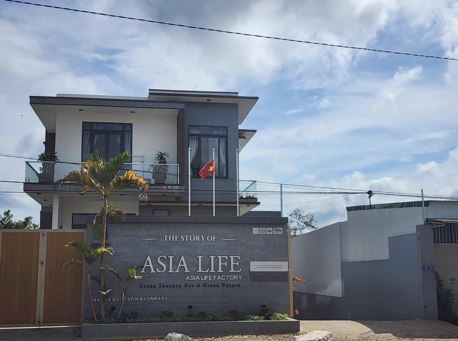 Sở Y tế Đắk Lắk điều tra kẹo rau củ Quang Linh quảng cáo, kết quả bất ngờ? - Hình 1