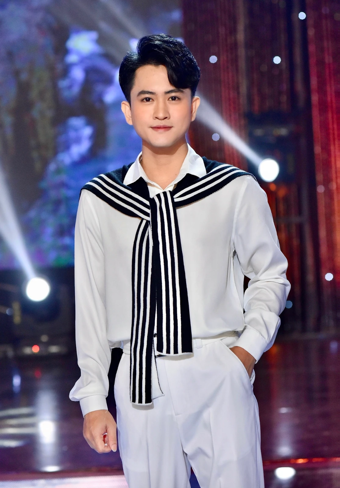 Văn Hương - Giọng ca quê hương buồn bẩm sinh, dám nghĩ dám làm vì đam mê - Hình 6