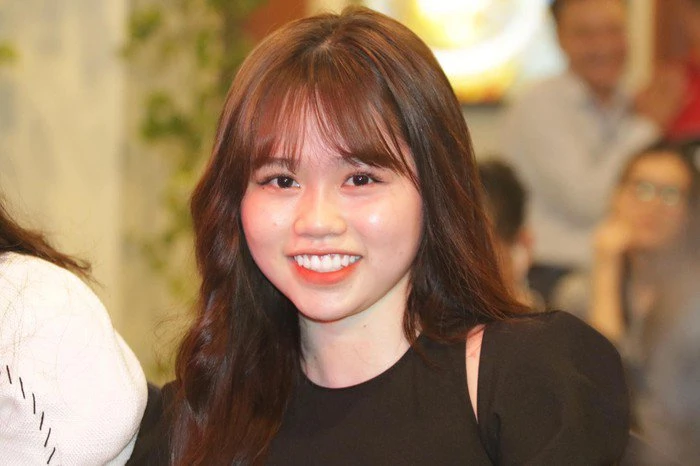 Huỳnh Anh: Hot girl người yêu cũ Quang Hải, bị đồn làm bé 3, phông bạt gia thế - Hình 9