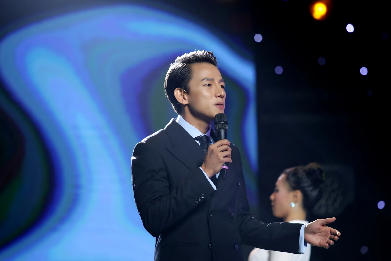 Trần Minh Dũng: Được ví như Bi Rain VN, U40 ở nhà thuê, đi xe công nghệ, chưa vợ - Hình 6