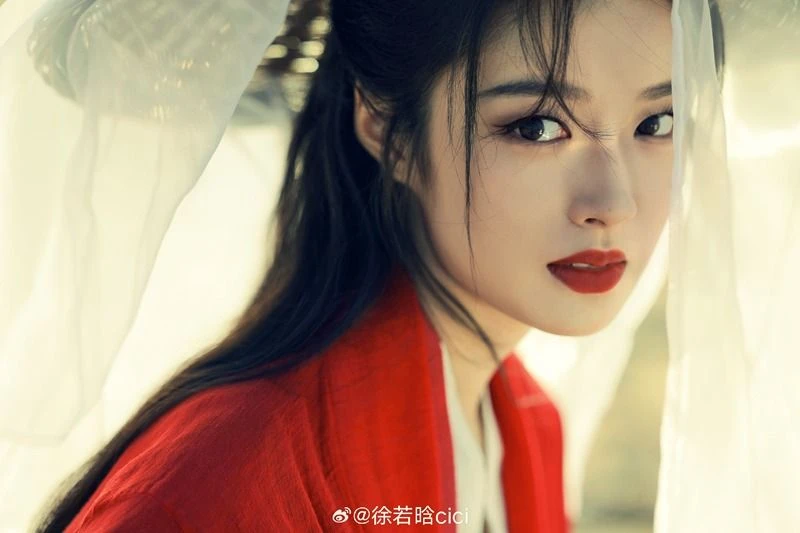 Từ Nhược Hàm tuổi 27 sự nghiệp vẫn chìm, Trương Lăng Hách đóng cặp khó cứu - Hình 7