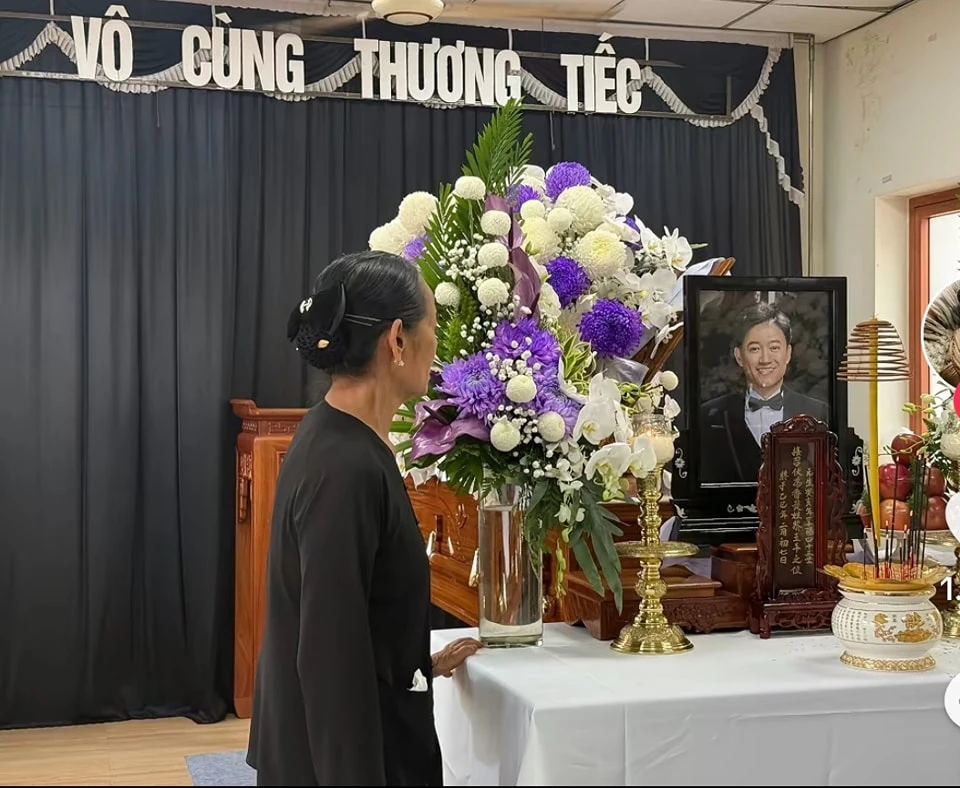 Toàn cảnh đám tang Quý Bình: Khán giả tứ phương đến viếng, dàn sao khóc nghẹn - Hình 1