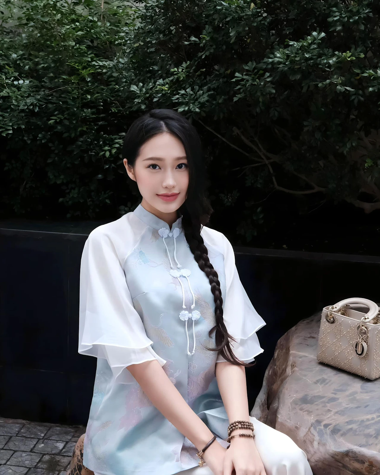 Vợ Đoàn Văn Hậu về nhà chồng chơi, liền bị rượt đuổi chạy mất dép - Hình 6