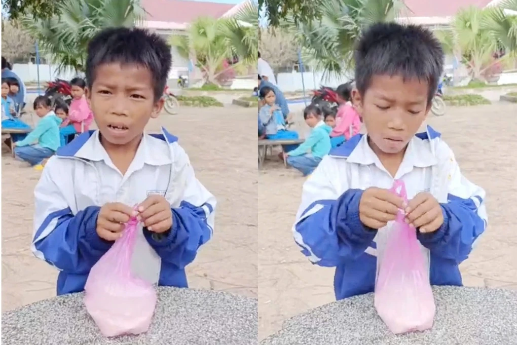 Xôn xao clip học sinh mang gạo đến trường gạ bán cho thầy giáo - Hình 1
