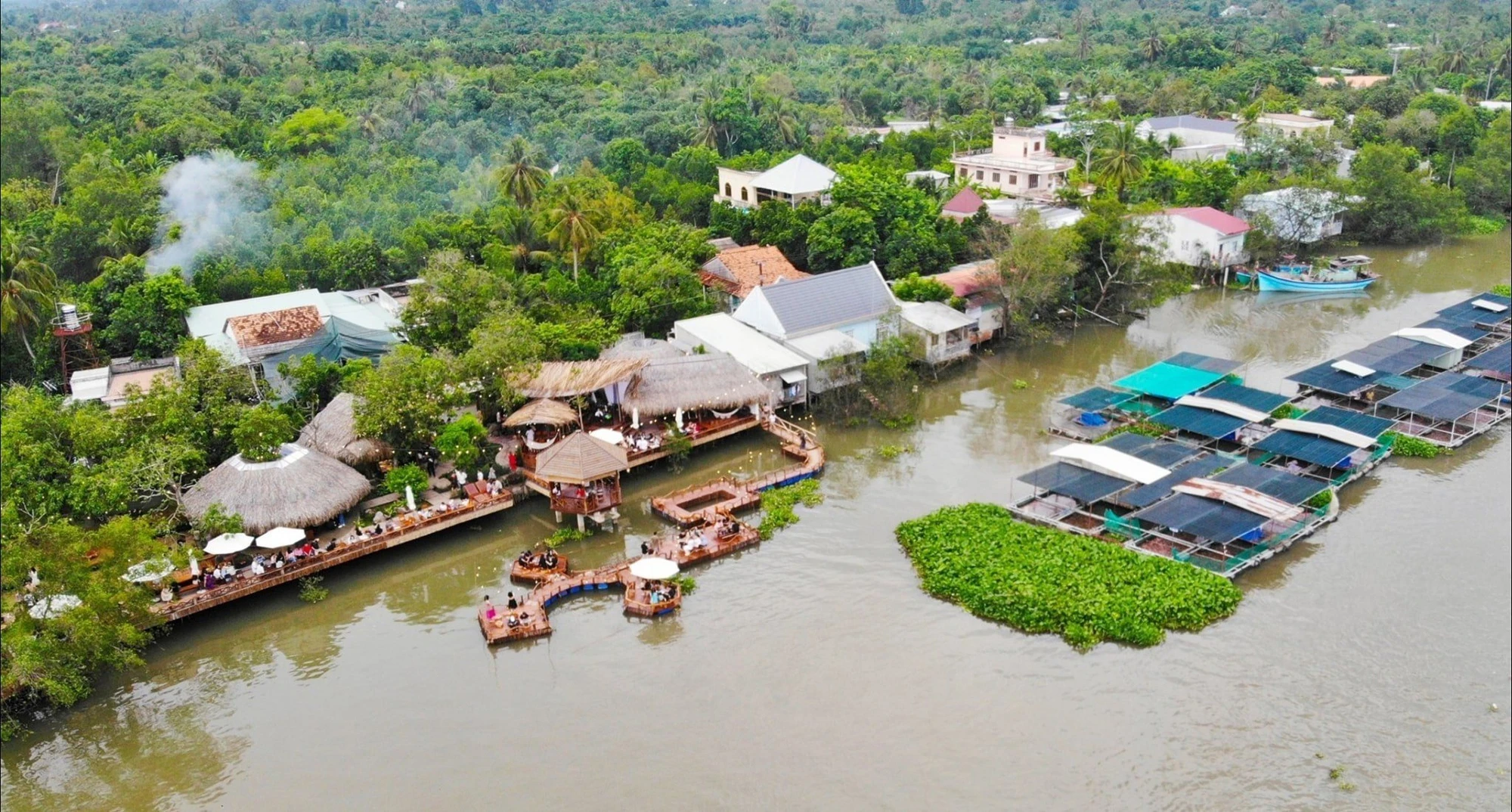 Nữ diễn viên sở hữu nhà 1000m2 ở Quận 7, khu du lịch 50.000m2 ở Tiền Giang, sinh 4 con vẫn đẹp - Hình 3