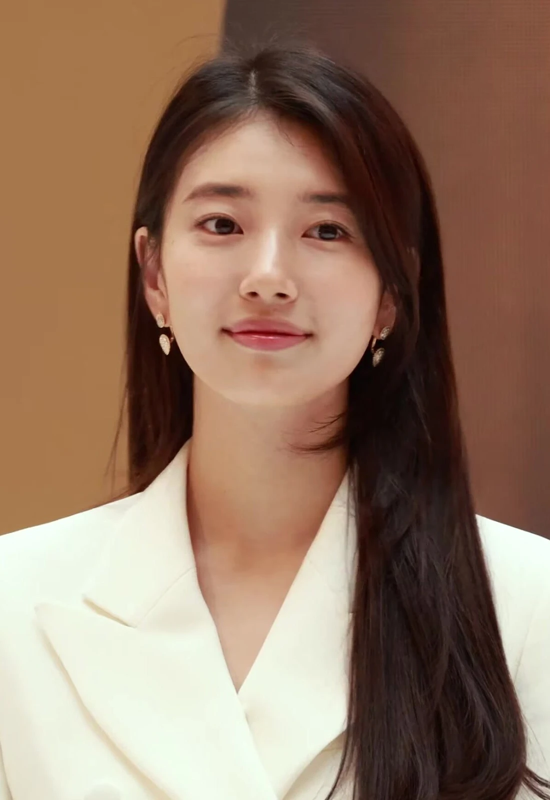 Suzy tình đầu quốc dân là nỗi ám ảnh của ông lớn, sở hữu khối tài sản khủng - Hình 1