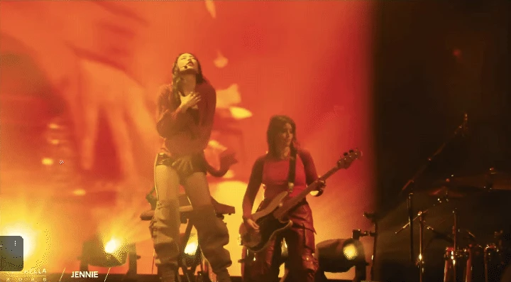 Jennie tung chiêu trò gây sốt tại Coachella, bị BTC thiên vị so với Lisa? - Hình 4