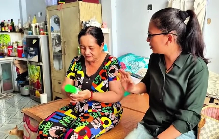 Phương Thảo: Con Dũng Thanh Lâm, U60 chạy xe ôm kiếm sống, không may gặp nạn - Hình 7