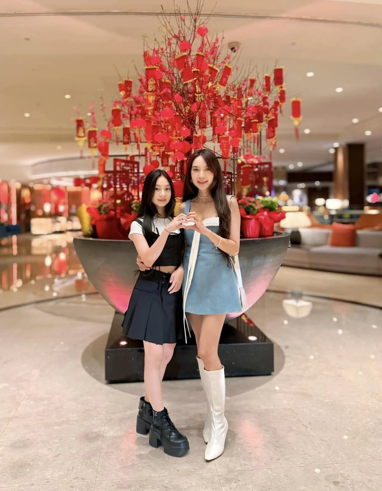 Ái nữ Lý Hải bị cha bắt bán vé số, hiếm hoi lột xác visual đẹp lấn át dàn cast - Hình 7
