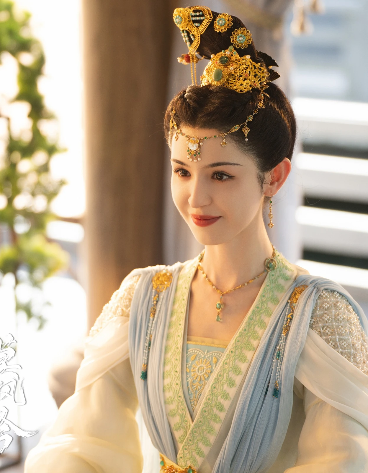 Mỹ nhân Tân Cương đẹp nhất màn ảnh, Dương Tử Tống Tổ Nhi lép vế, ghen tị đỏ mắt - Hình 4