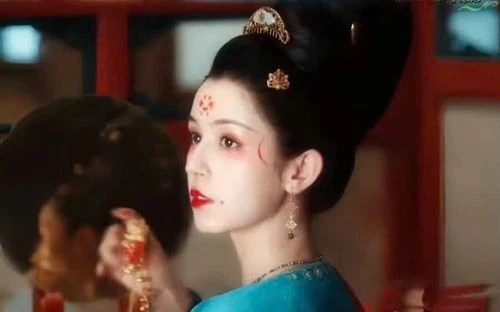 Mỹ nhân Tân Cương đẹp nhất màn ảnh, Dương Tử Tống Tổ Nhi lép vế, ghen tị đỏ mắt - Hình 5