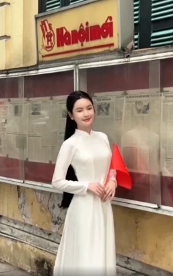 Vợ Quang Hải tiêm tan filler, visual lạ hậu ồn ào quảng cáo sữa, CĐM khuyên gắt? - Hình 2