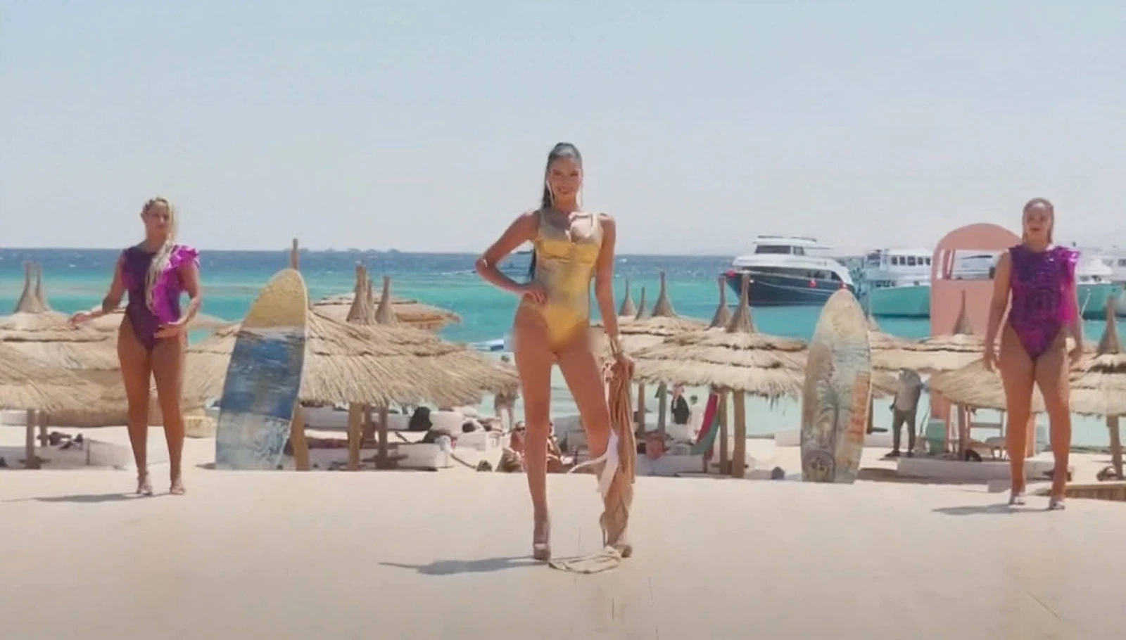 Miss Eco International: lộ diện 2 thí sinh giang hồ, flex vết hằn nhạy cảm - Hình 3