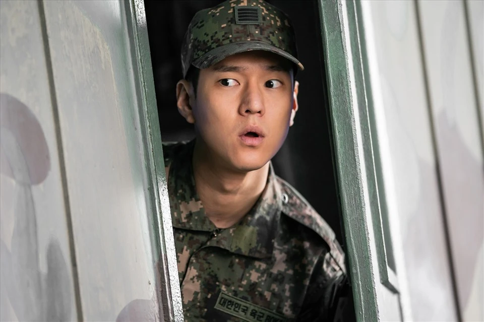 Go Kyung Pyo sao phim Romaja: Yuksao, không ngừng hề, quá khứ bị hất hủi - Hình 9