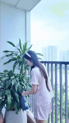Vợ Quang Hải cố lấy lại hình ảnh, bị Doãn Hải My hạ gục chỉ bằng cây lược 10k - Hình 6