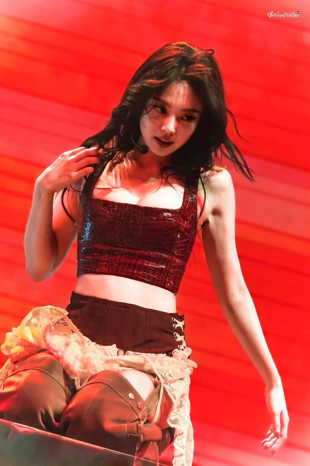Lisa nhảy dung tục bất chấp, bất ngờ vượt mặt Jennie và đàn chị về 1 thứ sốc? - Hình 3