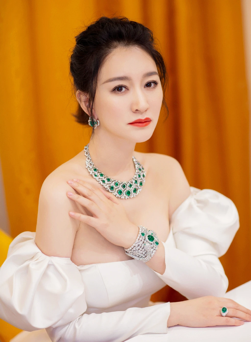 Lý Tiểu Nhiễm từng khổ vì tình xém bị hủy dung, 40 nhan sắc lại đọng lòng người - Hình 6