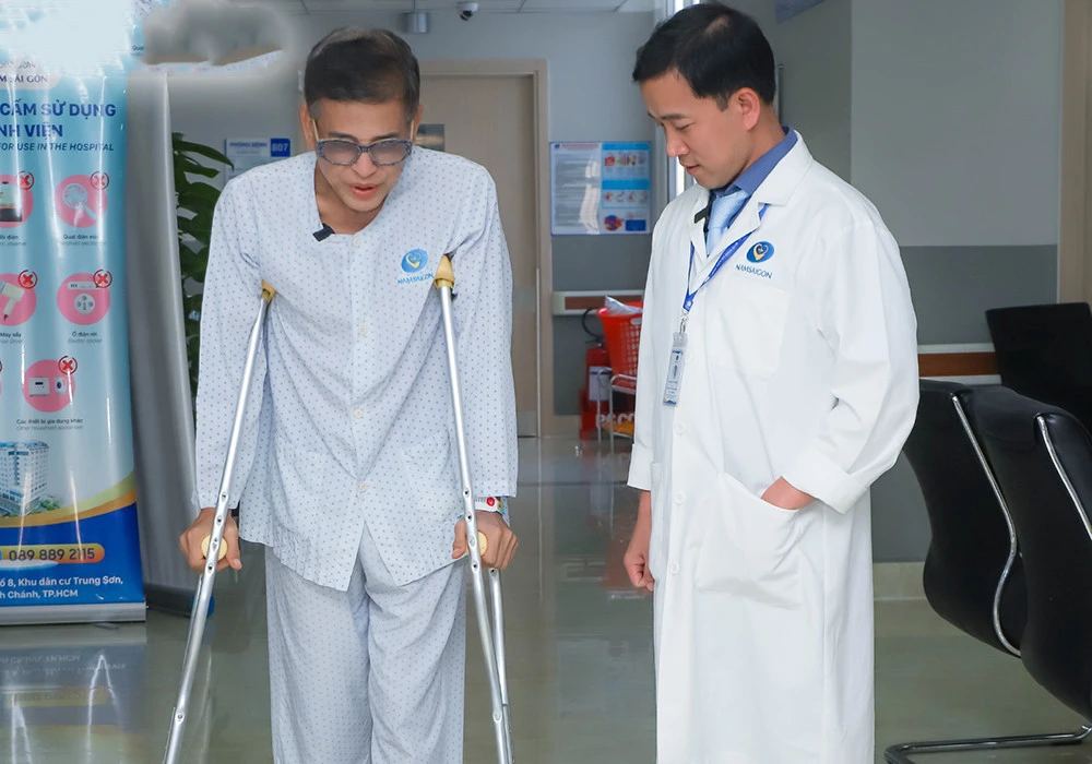 MC Thanh Bạch bật khóc nức nở kể lại ta.i nạ.n nghiêm trọng nhất đời - Hình 1