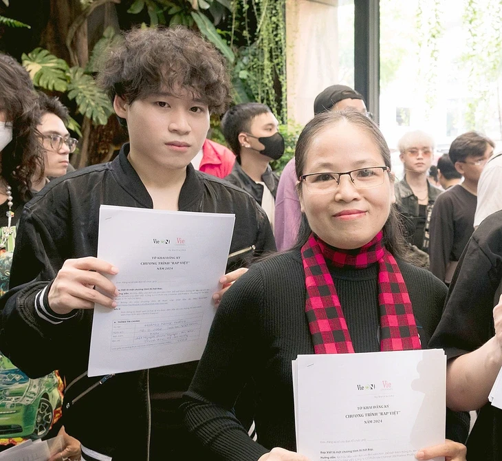TikToker Bình Yên: Idol của Erik, U55 không ngán nhạc nào, từng casting Rap Việt - Hình 7