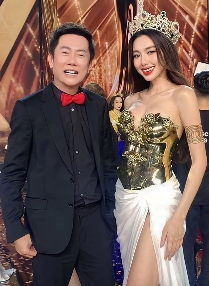 Thùy Tiên lộ diện ở bệnh viện, nhóm y tá lao vào làm thứ sốc, visual tụt dốc? - Hình 9