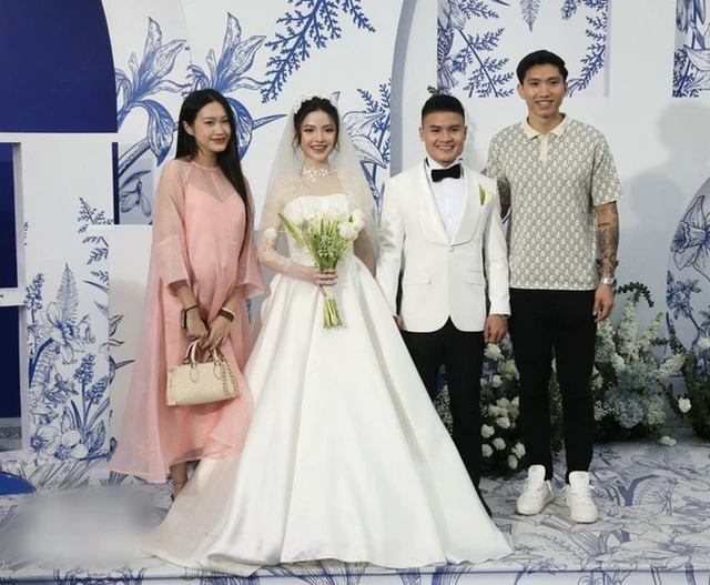 Vợ Văn Hậu lộ học vấn sốc, bị so sánh với vợ Quang Hải, liền tỏ rõ thái độ - Hình 6