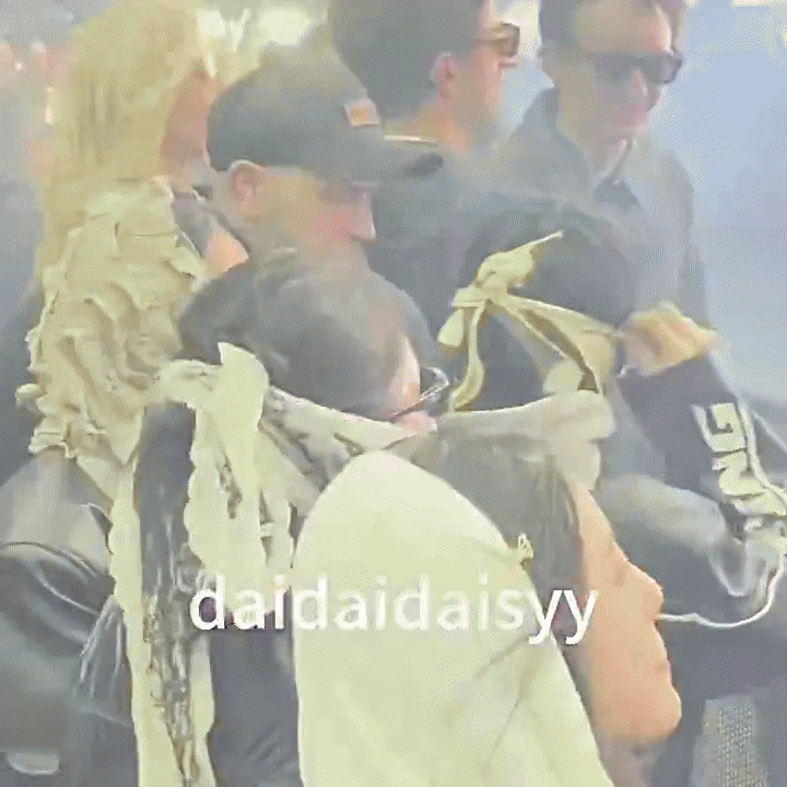 Clip Jennie phớt lờ bạn trai Lisa ở Coachella viral khắp cõi mạng, ồn ào chị em cạch mặt chưa hết biến? - Hình 1
