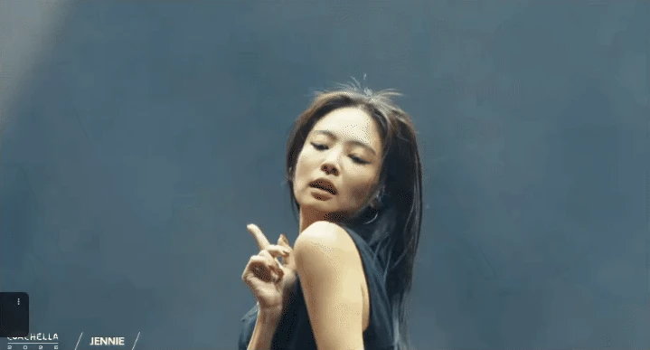 Jennie nói 1 câu tiếng Hàn dành cho người đặc biệt và loạt khoảnh khắc chứng minh công chúa YG đã trưởng thành tại Coachella! - Hình 3