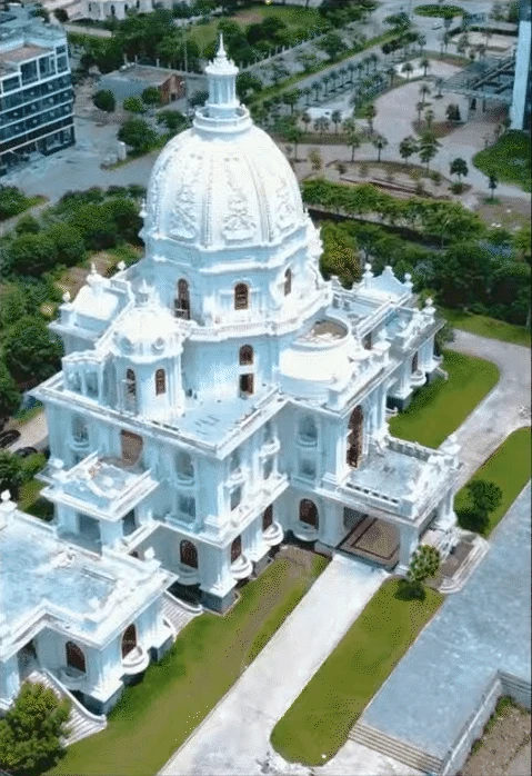 Tòa lâu đài sáng rực cả một vùng ở Ninh Bình tưởng đã đỉnh-nóc-kịch-trần, nào ngờ nhìn sang hàng xóm còn choáng váng hơn! - Hình 8
