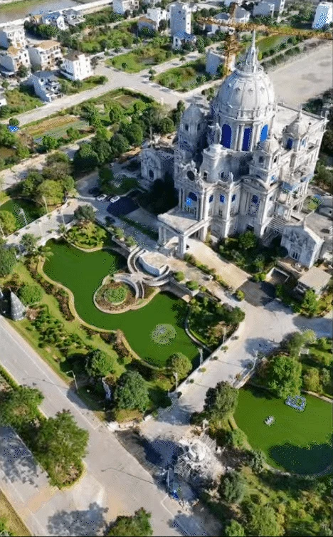Tòa lâu đài sáng rực cả một vùng ở Ninh Bình tưởng đã đỉnh-nóc-kịch-trần, nào ngờ nhìn sang hàng xóm còn choáng váng hơn! - Hình 18