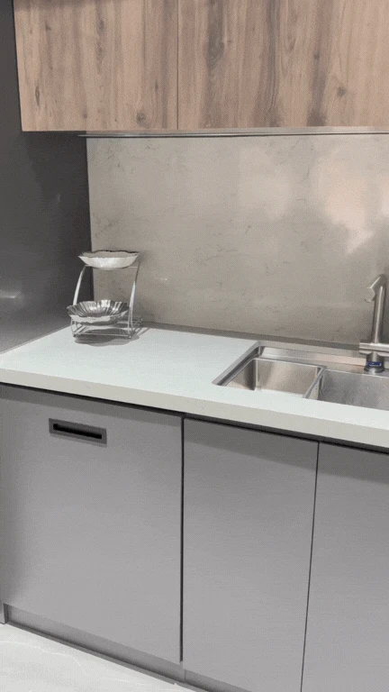Căn bếp 200 triệu đủ các đồ xịn nhưng gia chủ khuyên: Thứ đáng sắm nhất chỉ tốn vài triệu đồng! - Hình 1