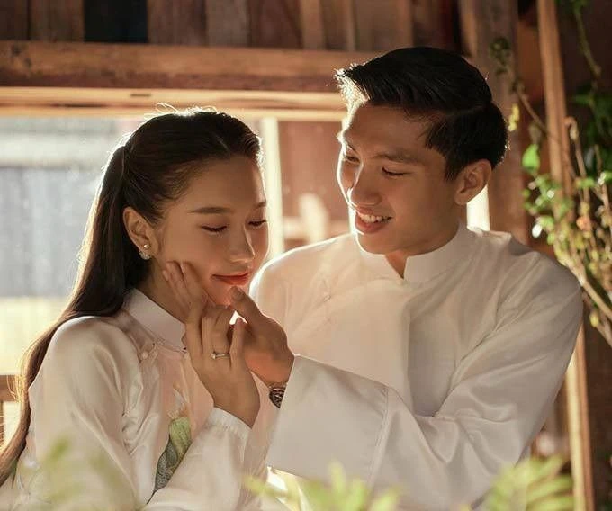 Vợ Văn Hậu dấn thân showbiz, đụng độ Hà Hồ trên livestream, bùng nổ visual? - Hình 6