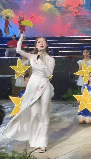Khoảnh khắc tỏa sáng của Hoà Minzy: Live đã tai, bắt nhịp hàng nghìn người hát vang khúc ca tự hào người Việt! - Hình 2