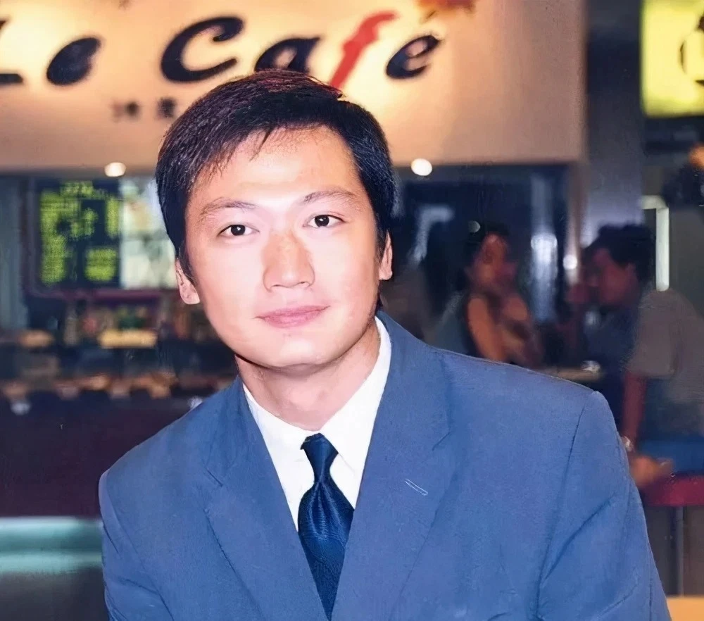 Vụ ngoạ.i tìn.h bẽ bàng: Tài tử hạng A ruồng b.ỏ v.ợ chạy theo hoa hậu nhận quả báo không ngờ - Hình 1