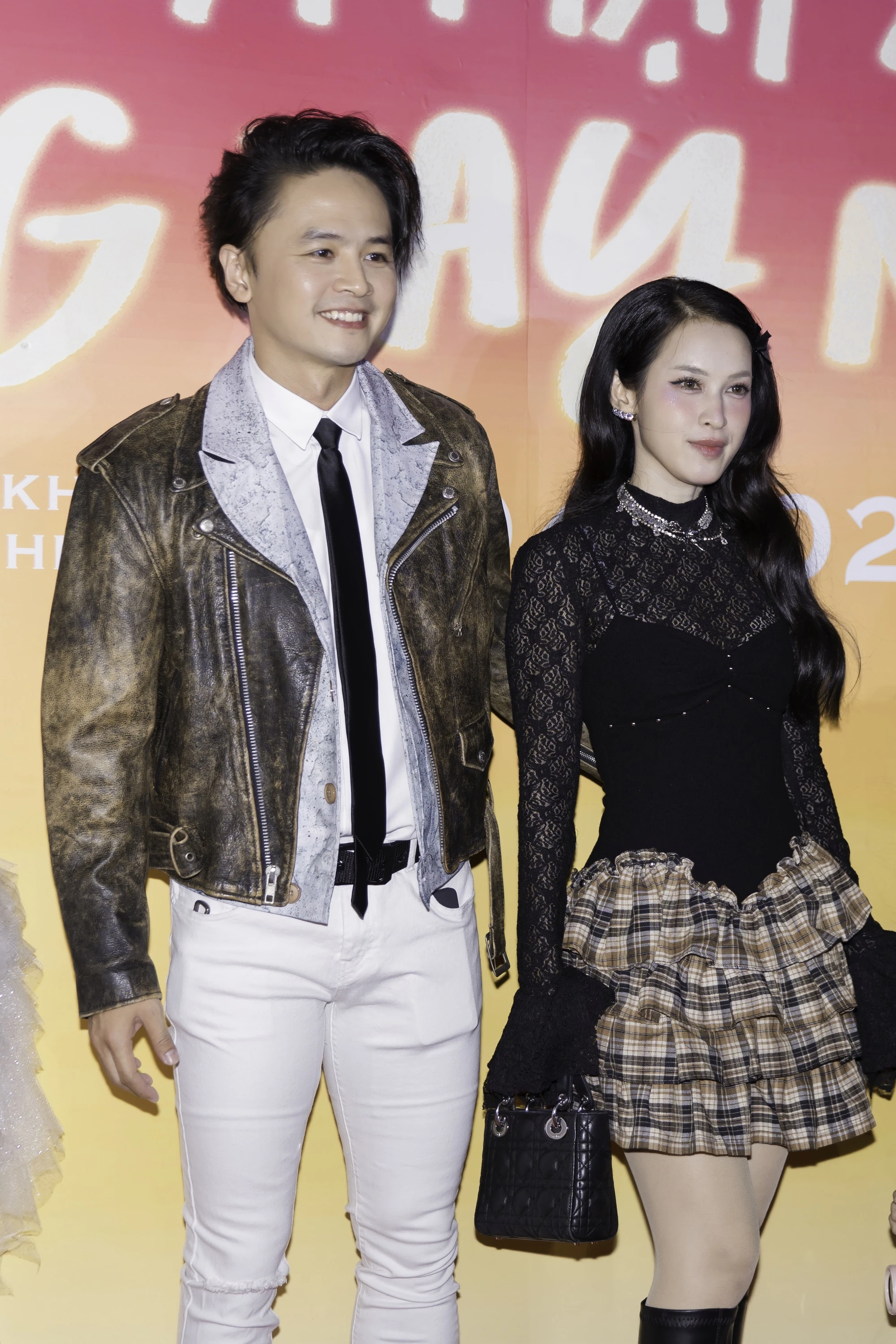 Thảm đỏ hot nhất hôm nay: Mẹ 4 con Minh Hà vẫn đẹp như thiếu nữ, mỹ nhân 17 tuổi thua Hoa hậu mỗi cái vương miện - Hình 13