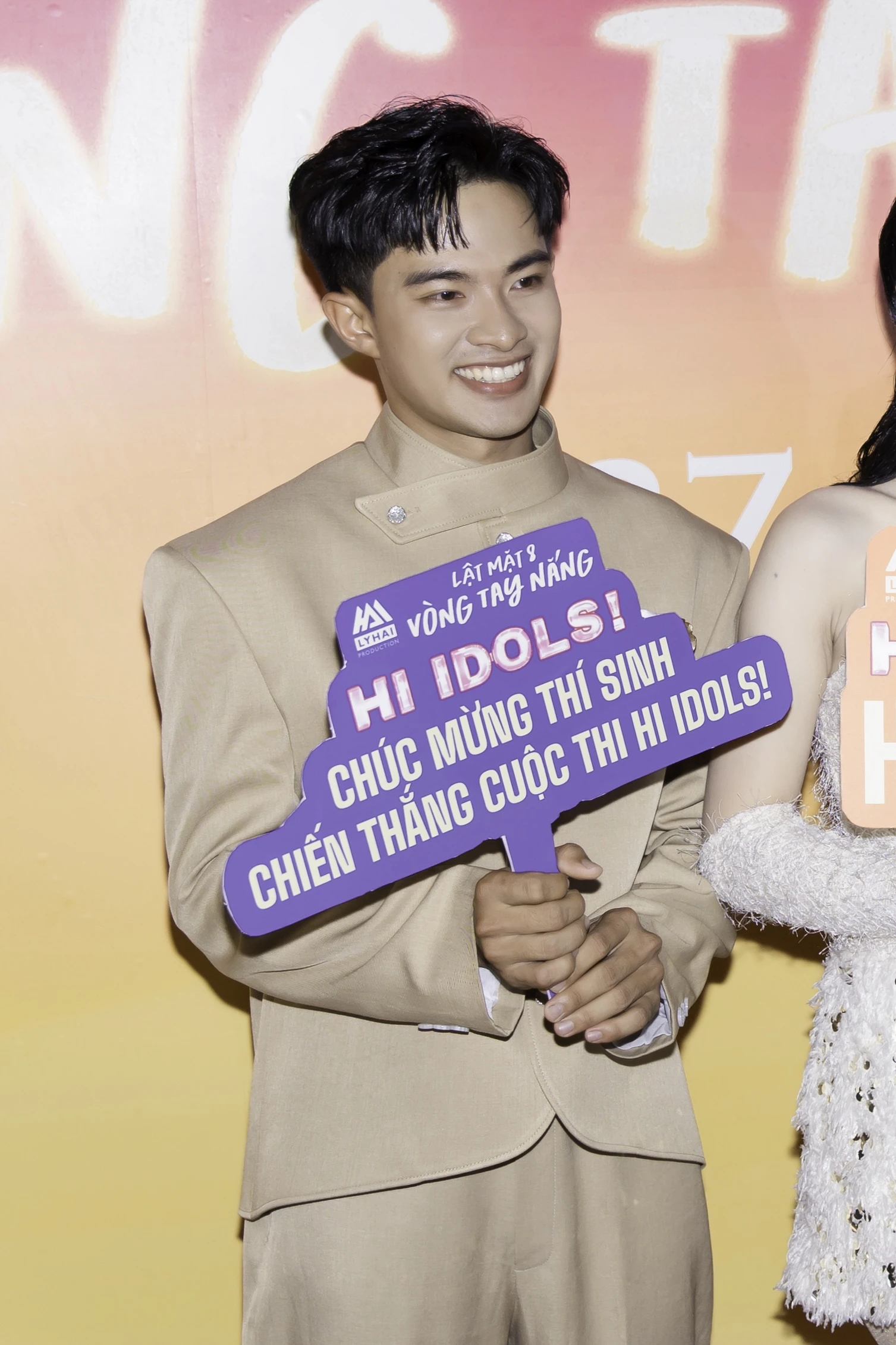 Thảm đỏ hot nhất hôm nay: Mẹ 4 con Minh Hà vẫn đẹp như thiếu nữ, mỹ nhân 17 tuổi thua Hoa hậu mỗi cái vương miện - Hình 6