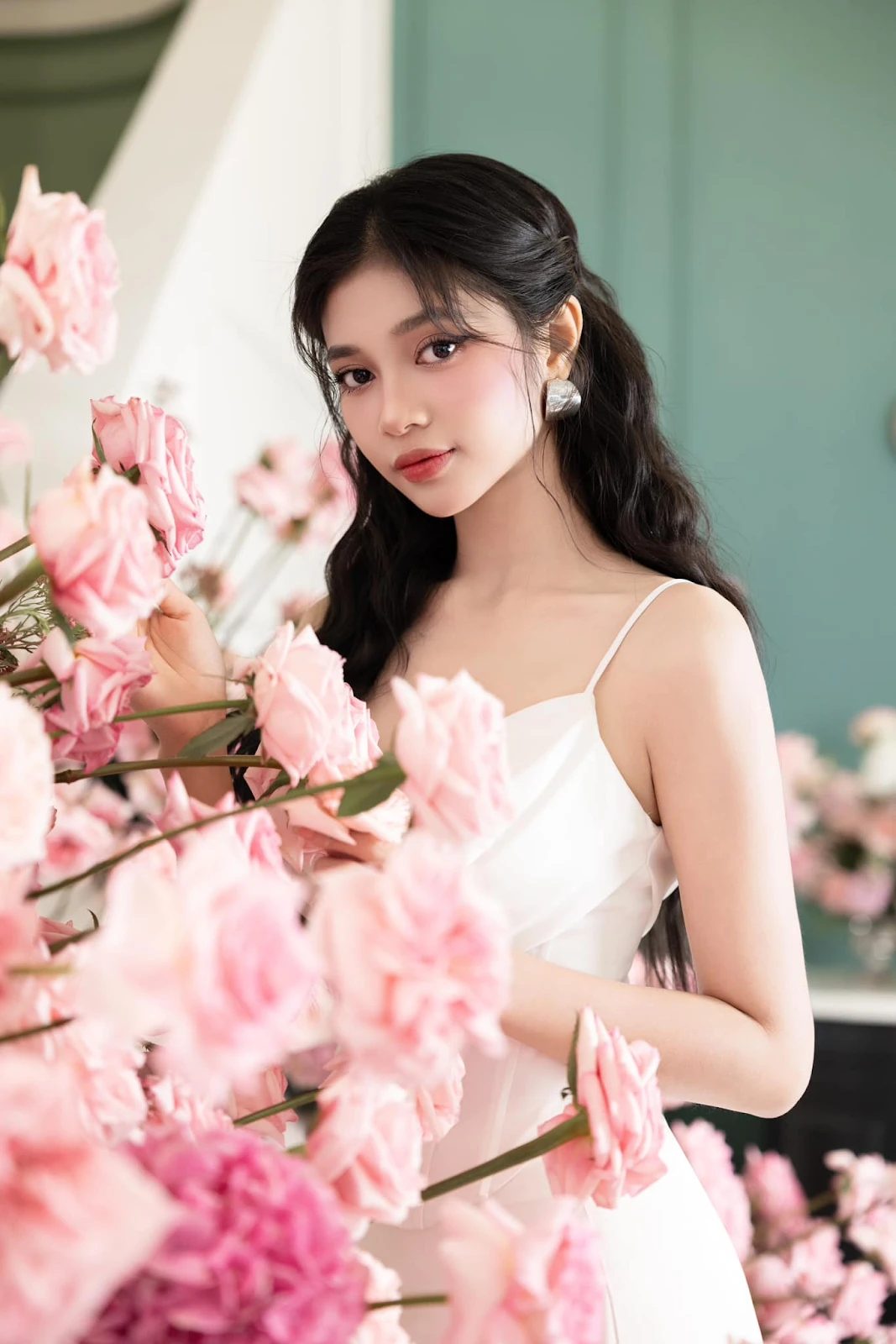 Minh Kiên lộ bụng lùm xùm, nghi vấn mang thai con đầu lòng, fan vội đính chính - Hình 6